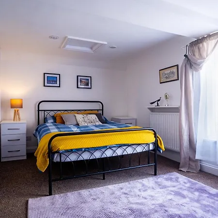 Coastal Terrace Retreat- 2 Bedrooms, Free Parking Portsmouth Exterior photo