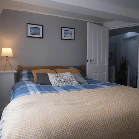 Coastal Terrace Retreat- 2 Bedrooms, Free Parking Portsmouth Exterior photo