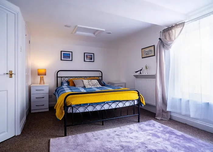 Coastal Terrace Retreat- 2 Bedrooms, Free Parking