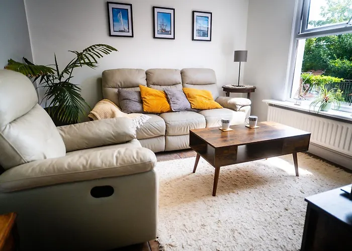Coastal Terrace Retreat- 2 Bedrooms, Free Parking